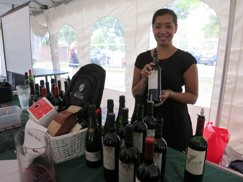 Pouring Salton wines at last year's Wine Blogger Conference